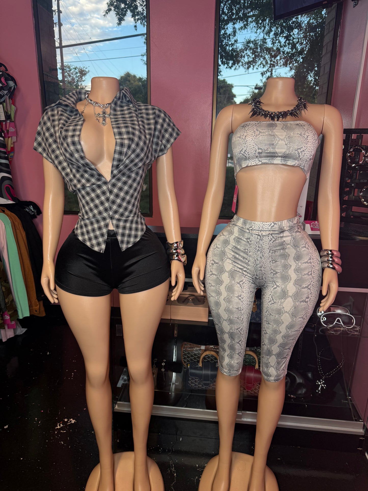 “Slither & Serve Capri Set”